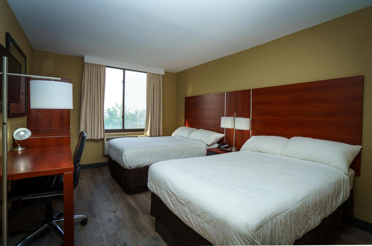 Sky Hotel Flushing/Laguardia Airport New York Exterior photo