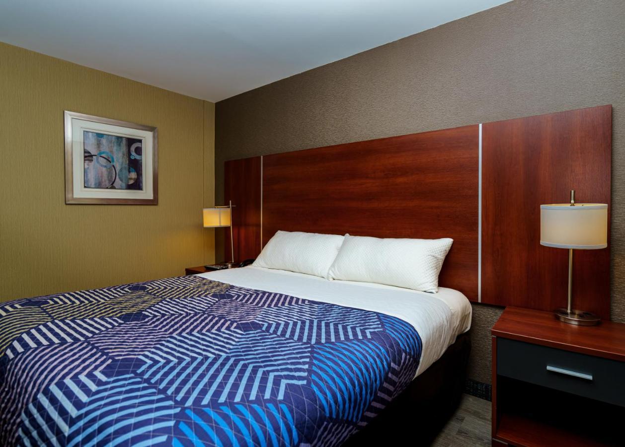 Sky Hotel Flushing/Laguardia Airport New York Exterior photo