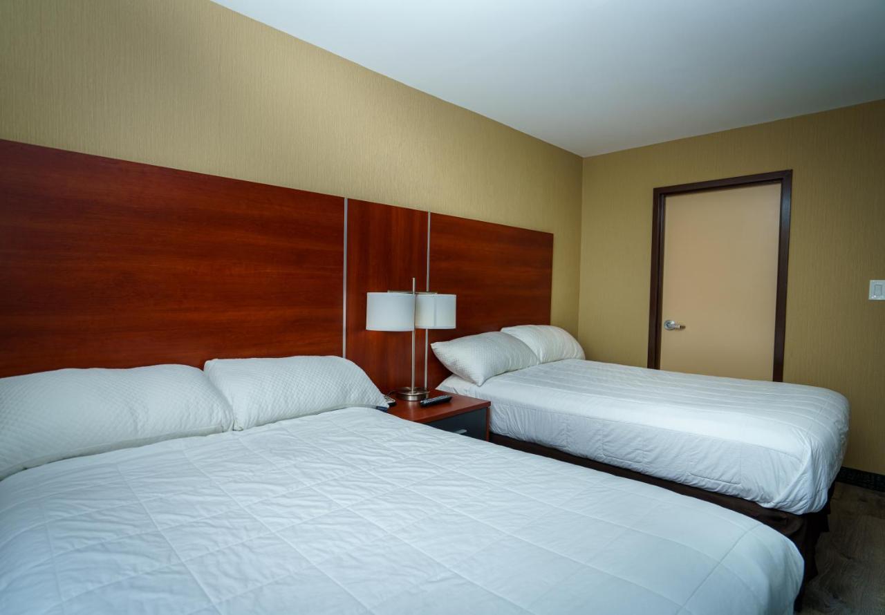 Sky Hotel Flushing/Laguardia Airport New York Exterior photo