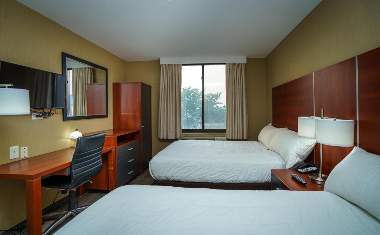 Sky Hotel Flushing/Laguardia Airport New York Exterior photo