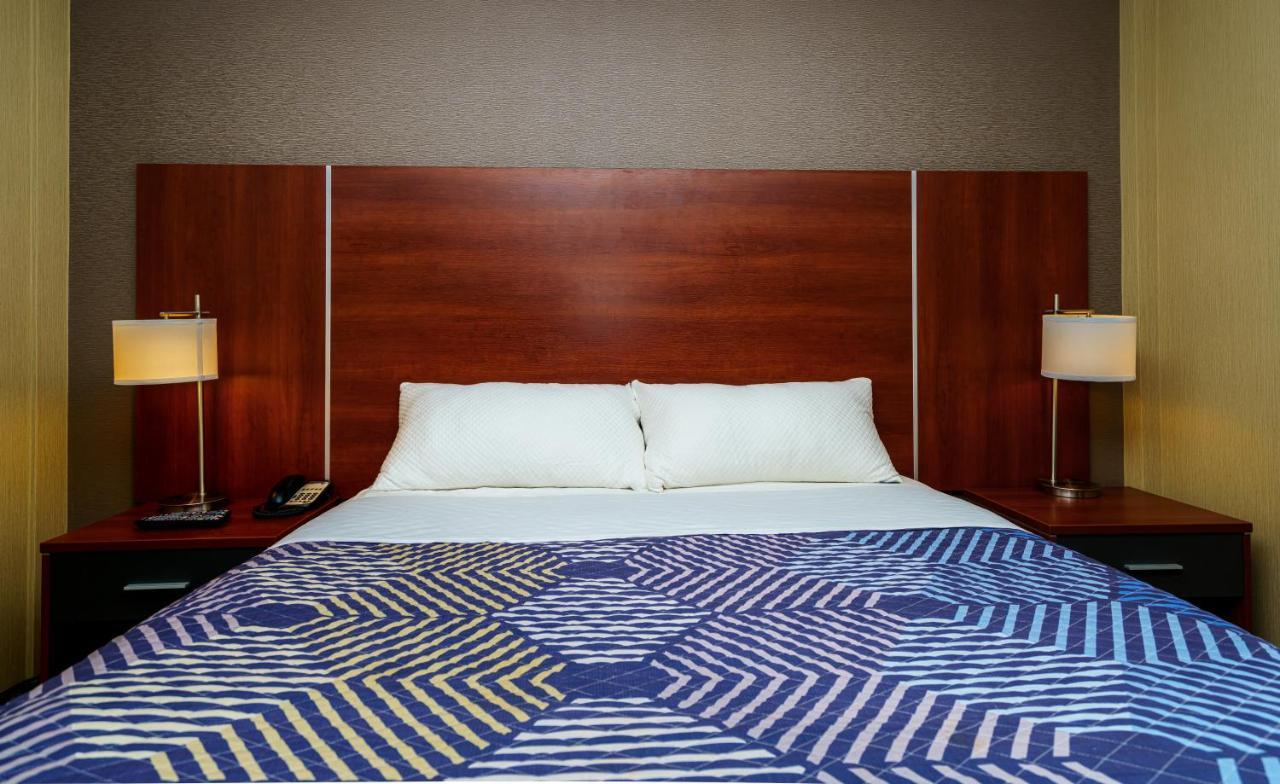 Sky Hotel Flushing/Laguardia Airport New York Exterior photo
